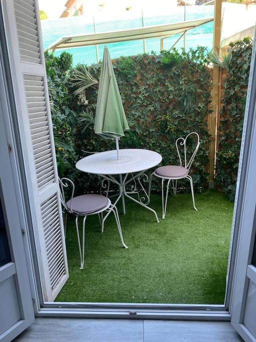 Jolie Appartement Avec Piscine La Roquette-sur-Siagne Luaran gambar